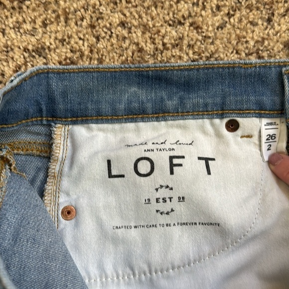 Ann Taylor LOFT Women's Blue Denim Shorts, Size 2/26 - Picture 4 of 6